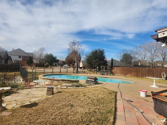 5776 Fenway Court, Haltom City, TX 76137