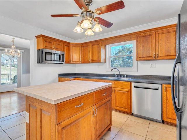 135 Old Furnace RD, Rocky Mount, VA 24151