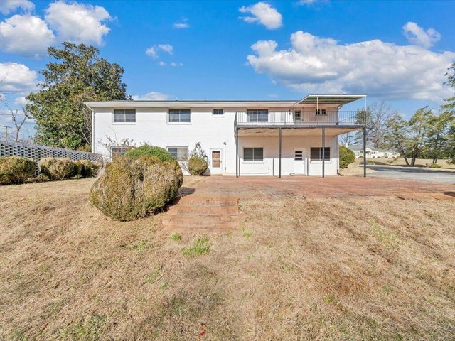 135 Old Furnace RD, Rocky Mount, VA 24151