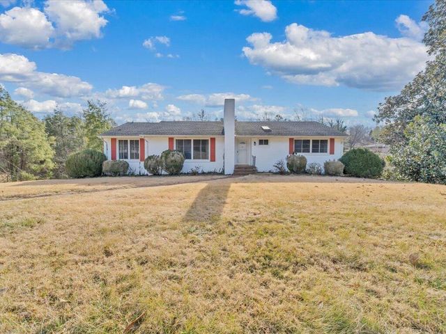 135 Old Furnace RD, Rocky Mount, VA 24151