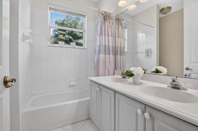 3143 SW 141st Terrace, Davie, FL 33330
