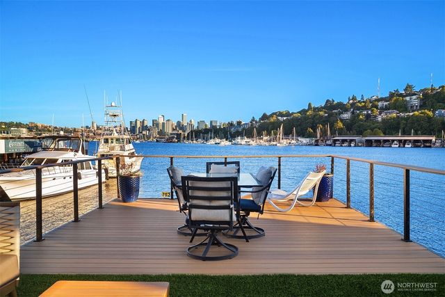 1301 N Northlake Way, Seattle, WA 98103