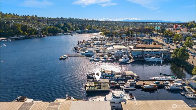 1301 N Northlake Way, Seattle, WA 98103