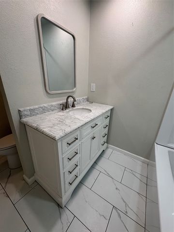 615 Oak Forest Drive, Dallas, TX 75232
