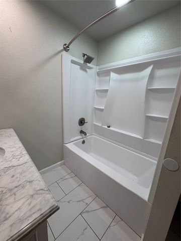 615 Oak Forest Drive, Dallas, TX 75232