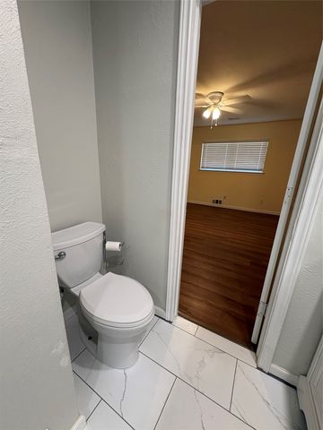 615 Oak Forest Drive, Dallas, TX 75232