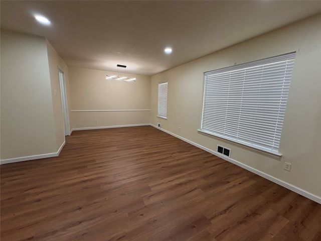 615 Oak Forest Drive, Dallas, TX 75232