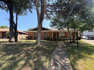 615 Oak Forest Drive, Dallas, TX 75232