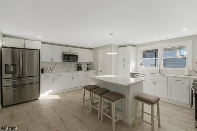 382 E Main St, Somerville Boro, NJ 08876