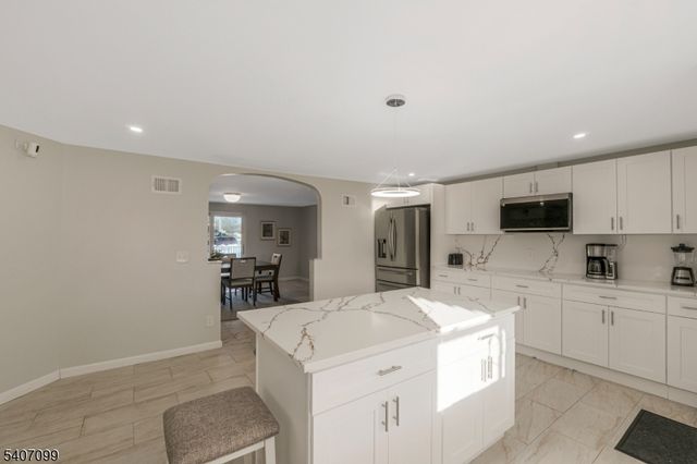 382 E Main St, Somerville Boro, NJ 08876