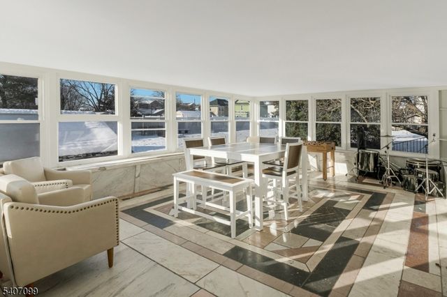 382 E Main St, Somerville Boro, NJ 08876