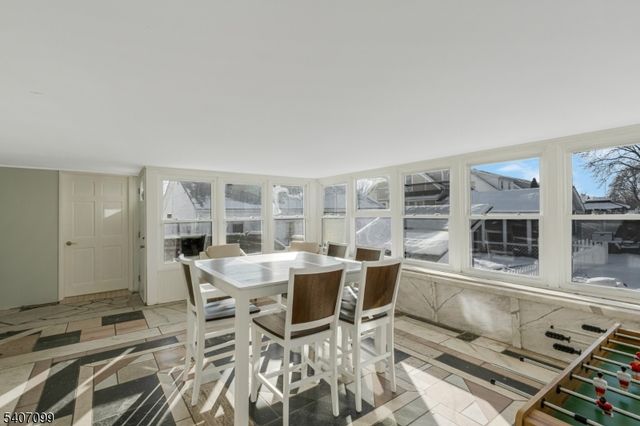 382 E Main St, Somerville Boro, NJ 08876