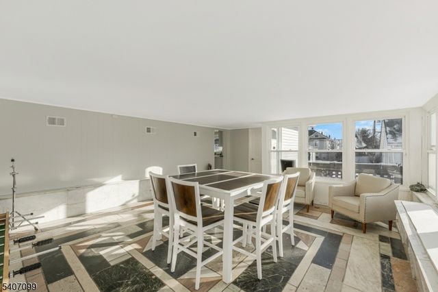 382 E Main St, Somerville Boro, NJ 08876