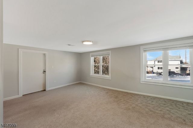 382 E Main St, Somerville Boro, NJ 08876