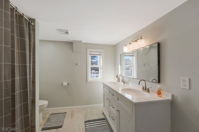 382 E Main St, Somerville Boro, NJ 08876