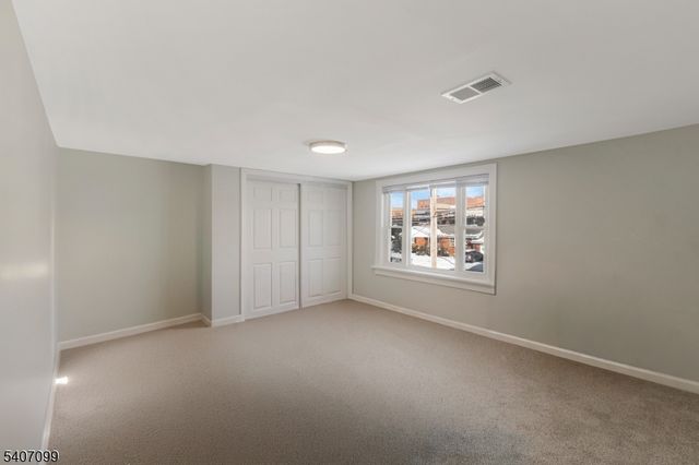 382 E Main St, Somerville Boro, NJ 08876