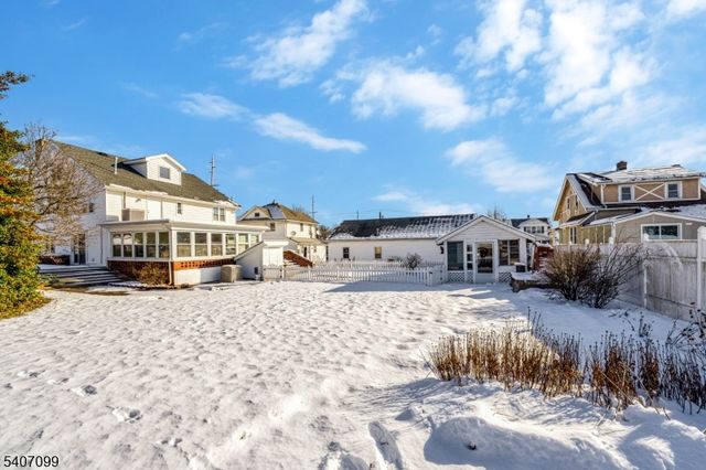 382 E Main St, Somerville Boro, NJ 08876