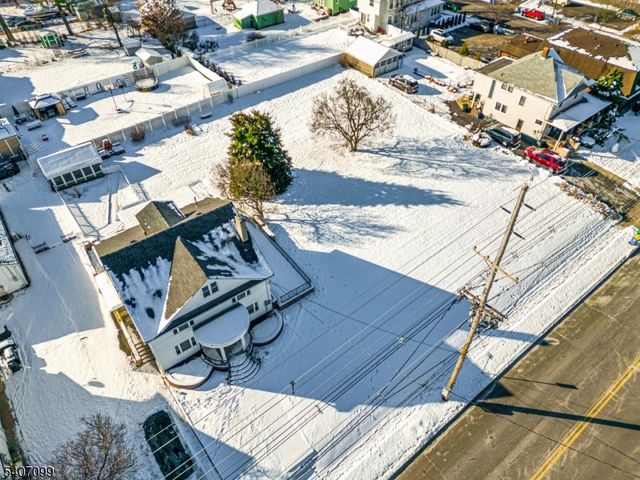 382 E Main St, Somerville Boro, NJ 08876