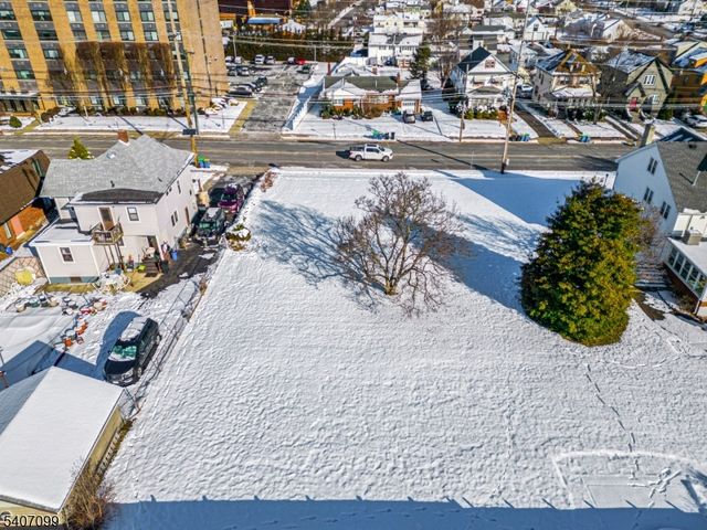 382 E Main St, Somerville Boro, NJ 08876