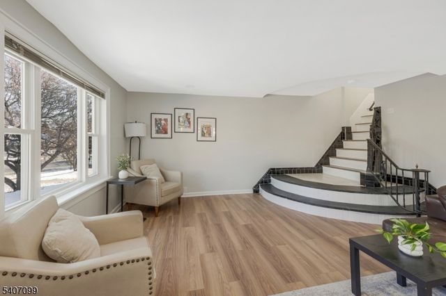 382 E Main St, Somerville Boro, NJ 08876