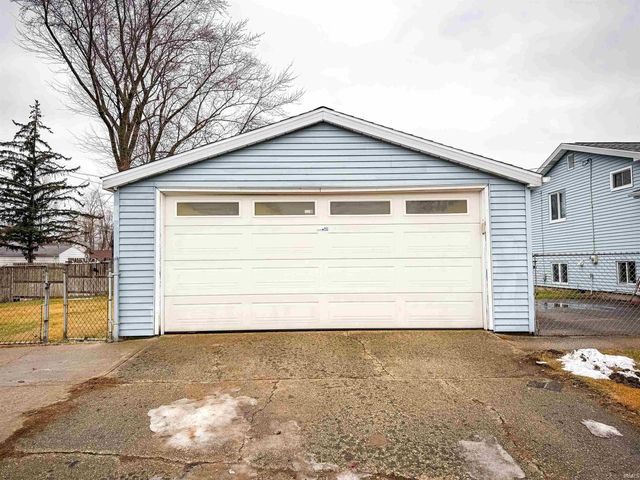 1703 Crestwood Boulevard, South Bend, IN 46635