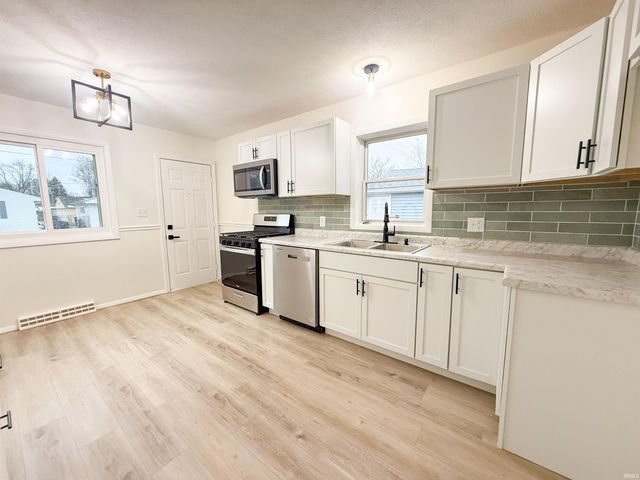 1703 Crestwood Boulevard, South Bend, IN 46635