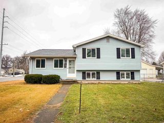 1703 Crestwood Boulevard, South Bend, IN 46635