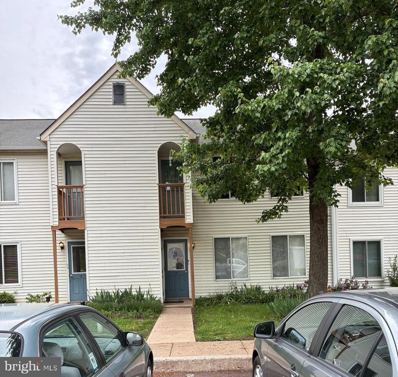 8-A KITTERY CT, Sellersville, PA 18960