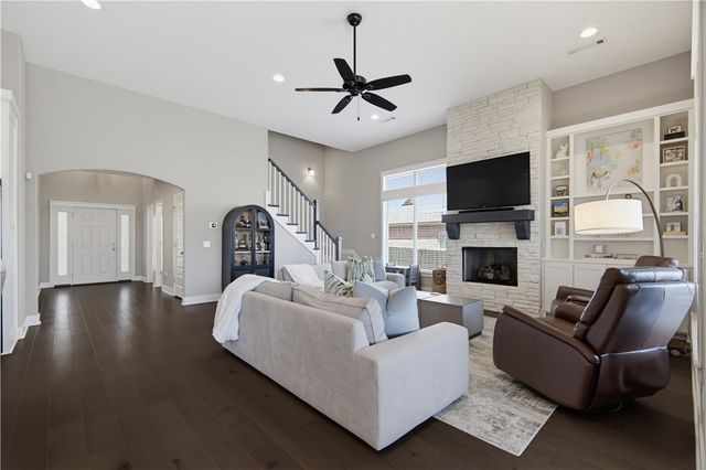 4697 W Marble Ridge Drive, Fayetteville, AR 72704