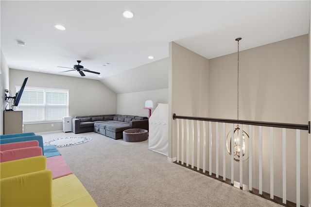 4697 W Marble Ridge Drive, Fayetteville, AR 72704