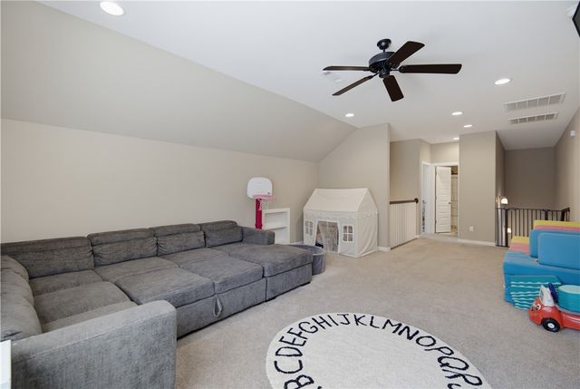 4697 W Marble Ridge Drive, Fayetteville, AR 72704