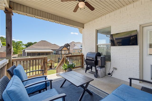 4697 W Marble Ridge Drive, Fayetteville, AR 72704