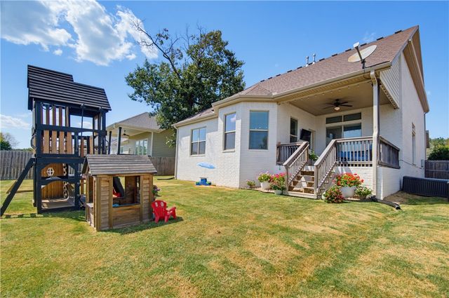 4697 W Marble Ridge Drive, Fayetteville, AR 72704