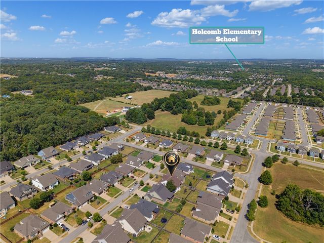 4697 W Marble Ridge Drive, Fayetteville, AR 72704