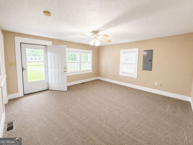 109 Dobbins Mill Rd, Griffin, GA 30223