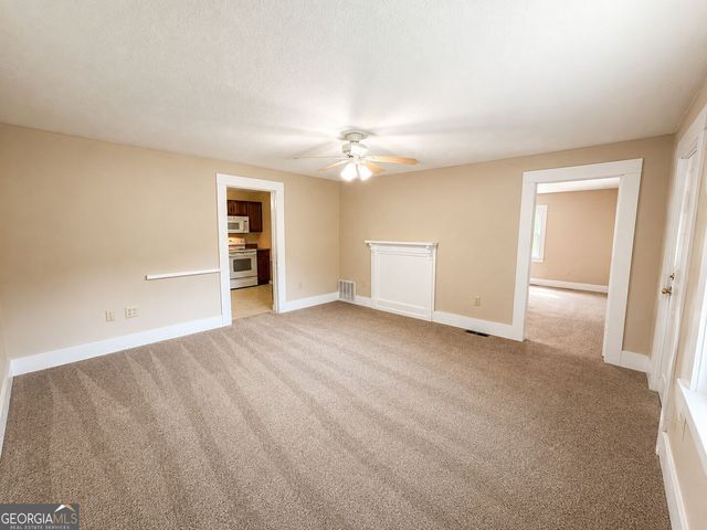 109 Dobbins Mill Rd, Griffin, GA 30223