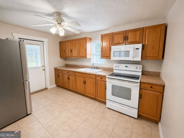 109 Dobbins Mill Rd, Griffin, GA 30223