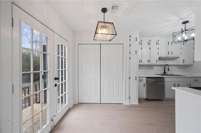 2814 Woodhollow Lane, Jonesboro, GA 30236