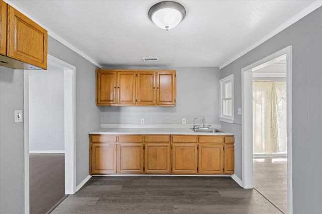 104 E 6th Street, Irving, TX 75060