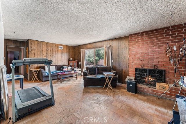 13525 Simshaw, Sylmar (los Angeles), CA 91342