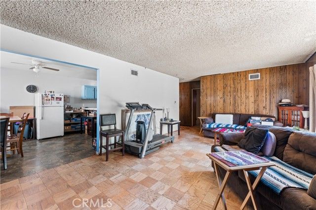 13525 Simshaw, Sylmar (los Angeles), CA 91342