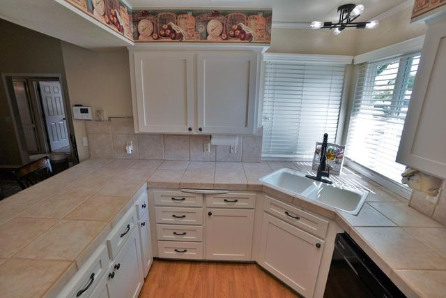 335 Kenwood Drive, Lemoore, CA 93245