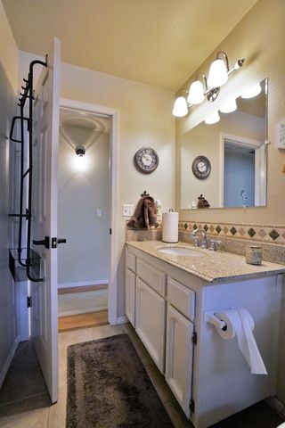 335 Kenwood Drive, Lemoore, CA 93245