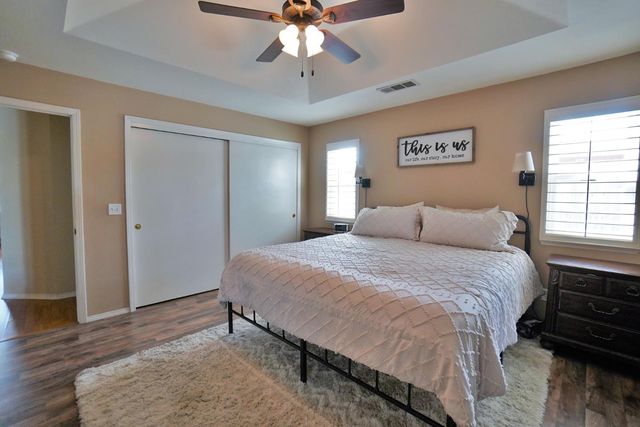 335 Kenwood Drive, Lemoore, CA 93245