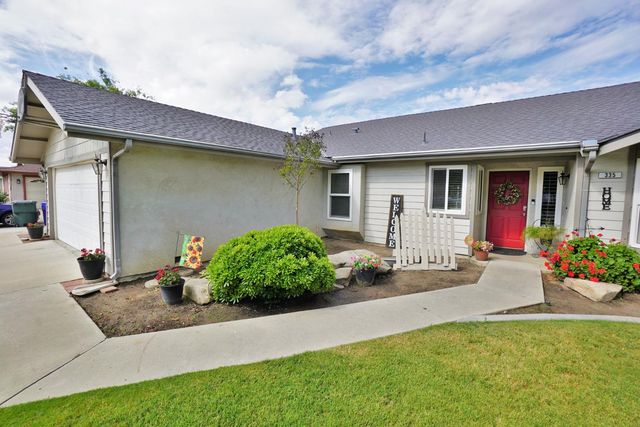335 Kenwood Drive, Lemoore, CA 93245