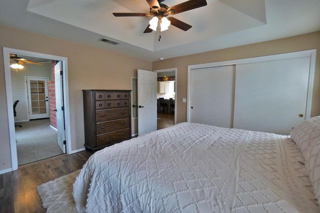 335 Kenwood Drive, Lemoore, CA 93245