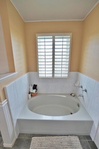 335 Kenwood Drive, Lemoore, CA 93245