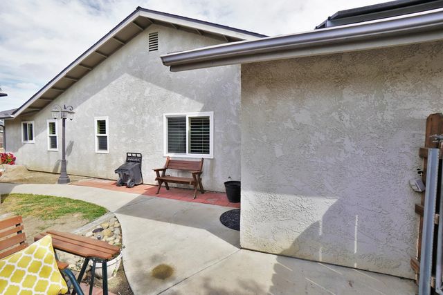 335 Kenwood Drive, Lemoore, CA 93245