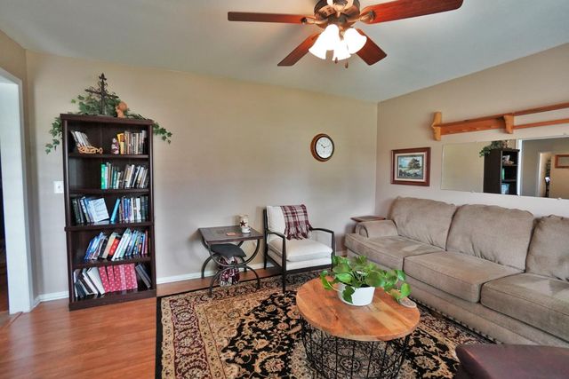 335 Kenwood Drive, Lemoore, CA 93245