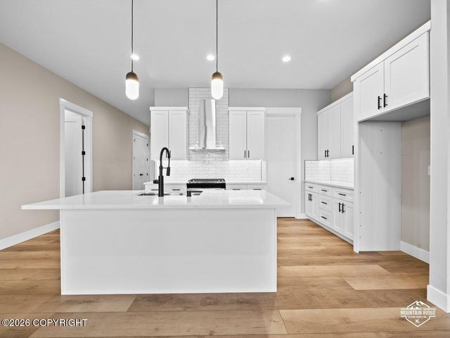 6675 E Gateway Drive, Palmer, AK 99645